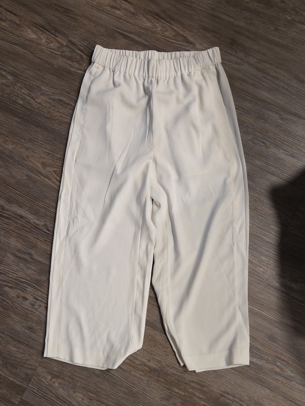 H&M Cream Elastic Waist Cropped Trousers